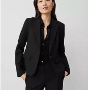 Ann Taylor The Notched One Button Black Blazer (0P)